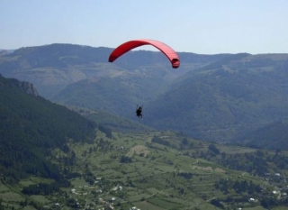  Paragliding flight 